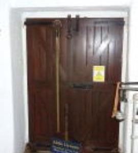 Ground floor door, Melin Llynon, Llanddeusant