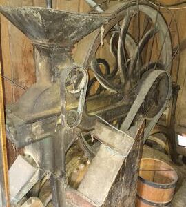 Turner seed crusher