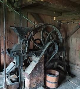 Turner seed crusher