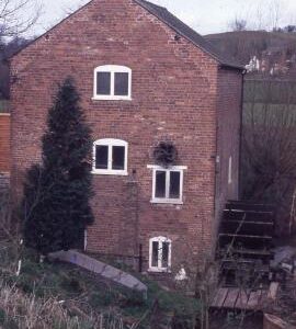 Newnham Mill, Newnham Bridge - head side of mill