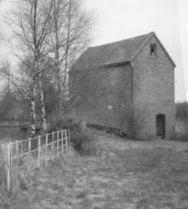 Grafton Mill, Grafton Flyford - mill seen from north (upstream side, end away from site of waterwheel)